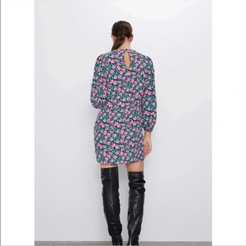Zara - Floral Mini Dress with Roses - Picture 3 of 8